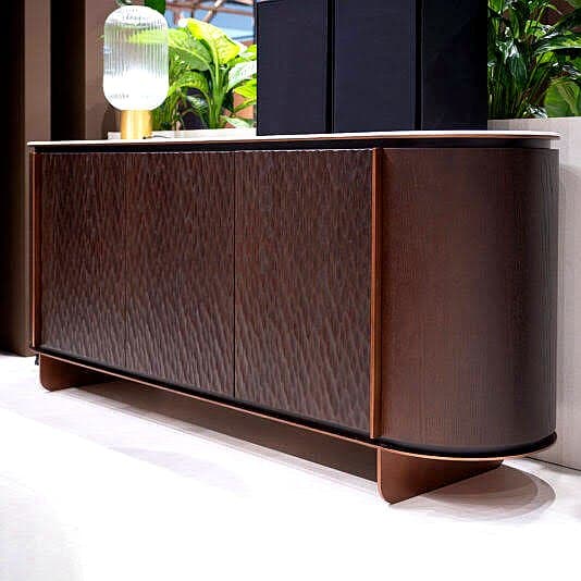 Sawn timber panels for kitchen furniture construction