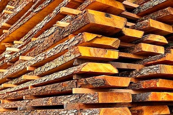 Kiln dried hardwood planks for furniture making